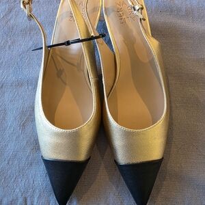 Naturalizer Gold and Black Pointed Heels